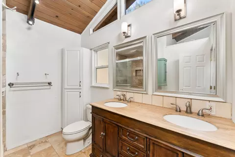 Bath - 1315 Arrowbee Dr, Placerville, CA 95667 photo 3 of 5