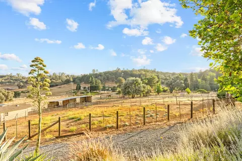 Exterior - 1315 Arrowbee Dr, Placerville, CA 95667 photo 13 of 17