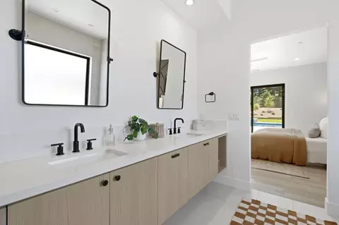 Bath - 3360 Cherokee Trl, Loomis, CA 95650 photo 5 of 6