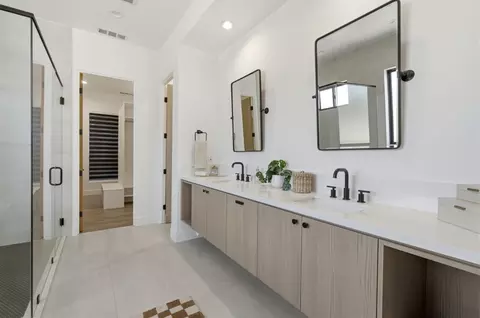 Bath - 3360 Cherokee Trl, Loomis, CA 95650 photo 3 of 6