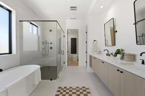 Bath - 3360 Cherokee Trl, Loomis, CA 95650 photo 2 of 6