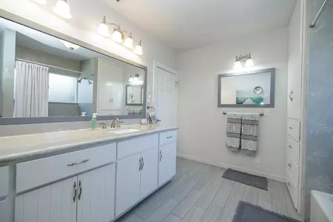 Bath - 606 Palm Ave, Ripon, CA 95366 photo 2 of 2