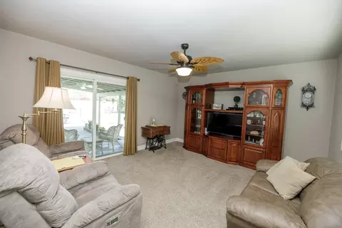 Living - 606 Palm Ave, Ripon, CA 95366 photo 3 of 4