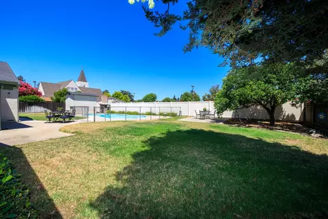 Exterior - 606 Palm Ave, Ripon, CA 95366 photo 8 of 8