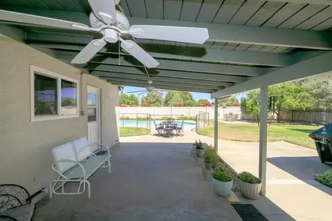 Exterior - 606 Palm Ave, Ripon, CA 95366 photo 4 of 8