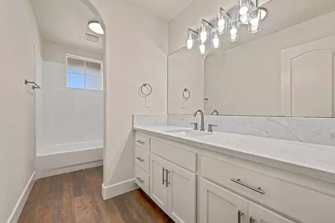 Bath - 1126 Sprig, Merced, CA 95340 photo 1 of 3