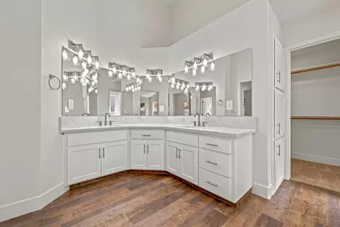 Bath - 1126 Sprig, Merced, CA 95340 photo 3 of 3