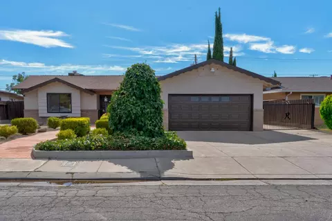 163 N Santa Rosa St, Los Banos, CA 93635