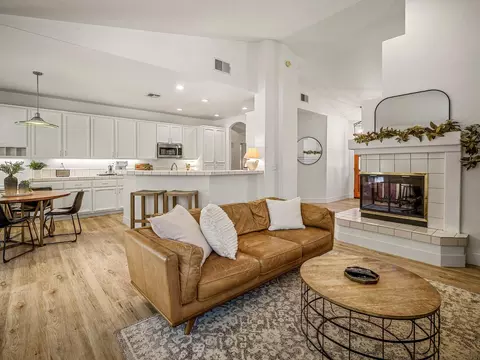 Living - 8959 Augustine Ct, Orangevale, CA 95662 photo 2 of 4