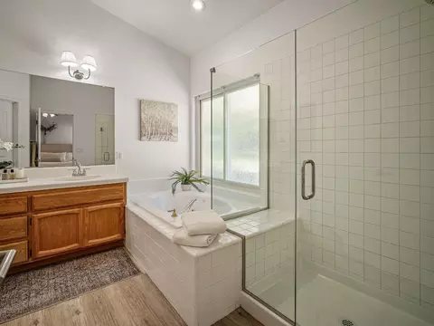 Bath - 8959 Augustine Ct, Orangevale, CA 95662 photo 2 of 3