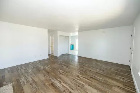 Living - 712 Walnut Ave, Patterson, CA 95363 photo 5 of 8