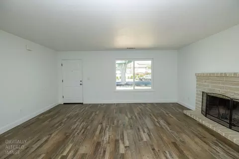 Living - 712 Walnut Ave, Patterson, CA 95363 photo 8 of 8