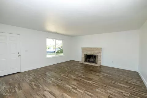 Living - 712 Walnut Ave, Patterson, CA 95363 photo 1 of 8