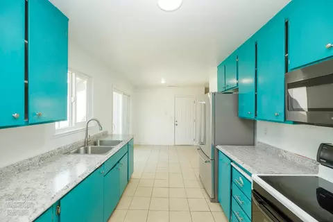 Kitchen - 712 Walnut Ave, Patterson, CA 95363 photo 6 of 7