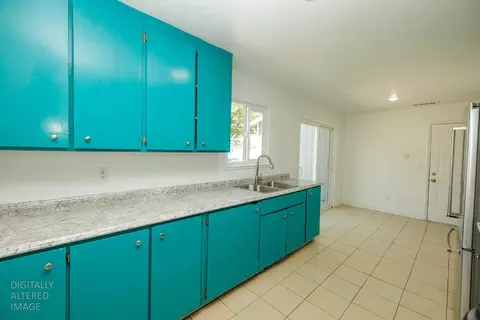Kitchen - 712 Walnut Ave, Patterson, CA 95363 photo 5 of 7
