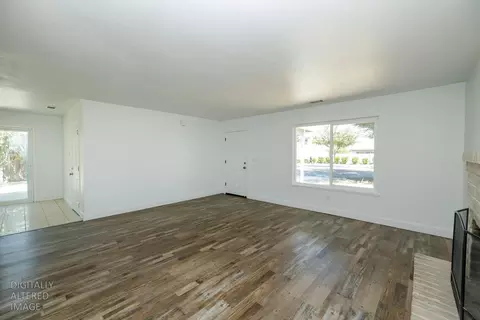 Living - 712 Walnut Ave, Patterson, CA 95363 photo 7 of 8