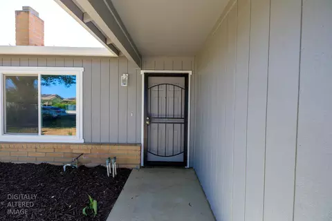 Entry Way - 712 Walnut Ave, Patterson, CA 95363 photo 1 of 2