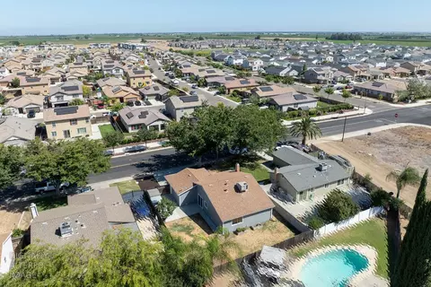 View/Area - 712 Walnut Ave, Patterson, CA 95363 photo 3 of 6