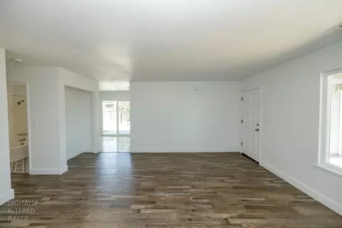 Living - 712 Walnut Ave, Patterson, CA 95363 photo 6 of 8