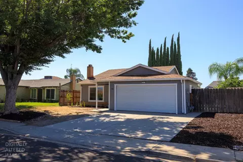 Exterior - 712 Walnut Ave, Patterson, CA 95363 photo 3 of 17