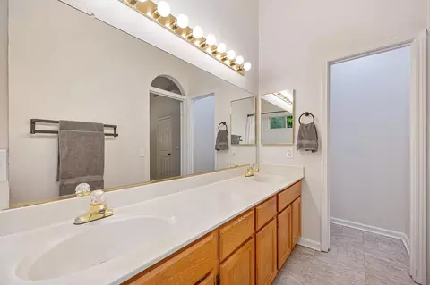 Bath - 111 Larkin Cir, Folsom, CA 95630 photo 2 of 2