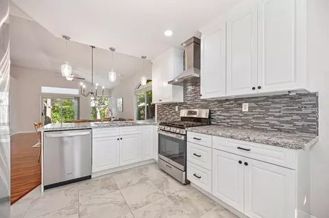 Kitchen - 111 Larkin Cir, Folsom, CA 95630 photo 2 of 8