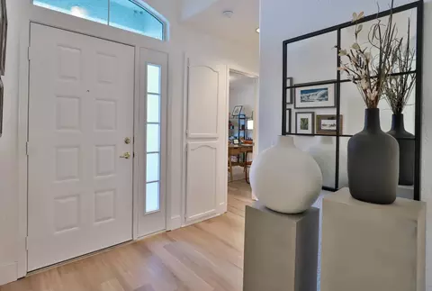 7598 Sunmore Ln, Sacramento, CA 95828