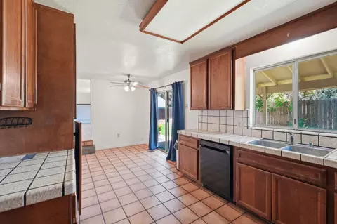210 Laurel Ct, Ripon, CA 95366 photo 7