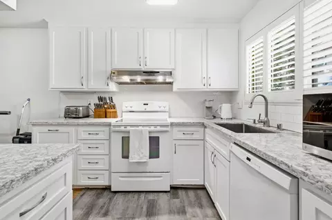 2017 Alta Loma St, Davis, CA 95616 photo 8