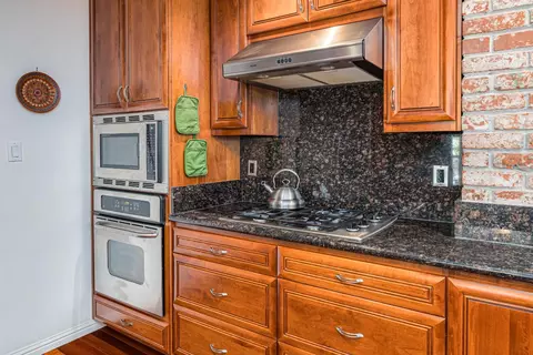 Kitchen - 5220 Glancy Dr, Carmichael, CA 95608 photo 2 of 6