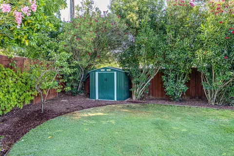 Exterior - 5220 Glancy Dr, Carmichael, CA 95608 photo 10 of 19