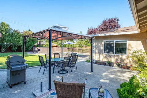 Exterior - 5220 Glancy Dr, Carmichael, CA 95608 photo 9 of 19