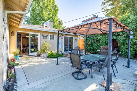 Exterior - 5220 Glancy Dr, Carmichael, CA 95608 photo 8 of 19