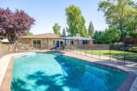 Exterior - 5220 Glancy Dr, Carmichael, CA 95608 photo 2 of 19