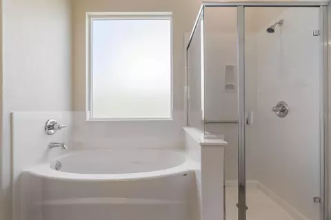 Bath - 2095 Macedo St, Manteca, CA 95337 photo 3 of 3