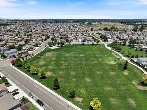 View/Area - 2095 Macedo St, Manteca, CA 95337 photo 8 of 10