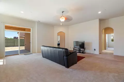 Living - 2095 Macedo St, Manteca, CA 95337 photo 2 of 4
