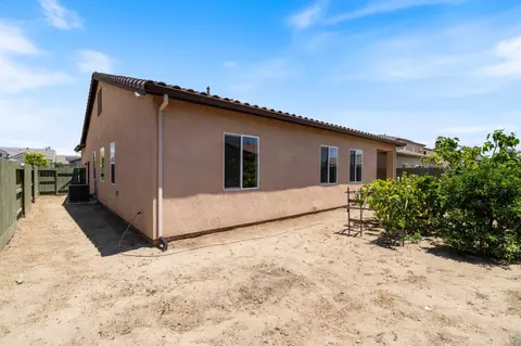 Exterior - 2095 Macedo St, Manteca, CA 95337 photo 5 of 5