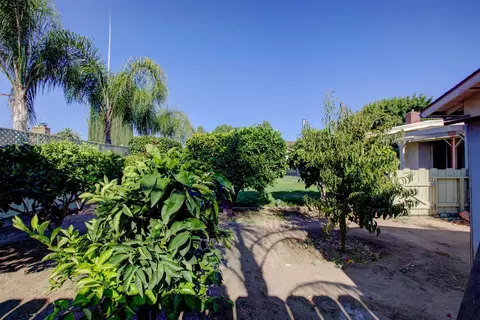 Exterior - 2212 Mauna Loa Dr, Ceres, CA 95307 photo 6 of 10