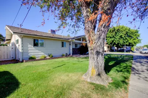 Exterior - 2212 Mauna Loa Dr, Ceres, CA 95307 photo 8 of 10