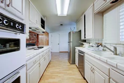 Kitchen - 2212 Mauna Loa Dr, Ceres, CA 95307 photo 2 of 4