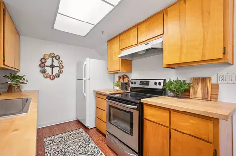 Kitchen - 1311 Drake Dr #1, Davis, CA 95616 photo 2 of 3