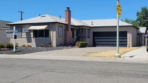 2113 Fruitridge Rd, Sacramento, CA 95822