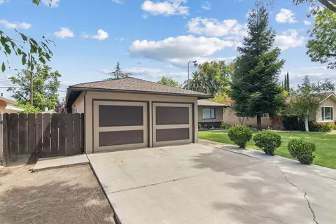 1337 Pearl St, Modesto, CA 95350 photo 2