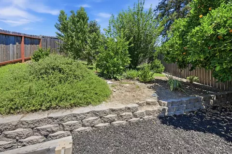 Exterior - 3006 Springview Meadows Dr, Rocklin, CA 95677 photo 10 of 12