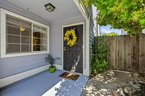 Exterior - 3006 Springview Meadows Dr, Rocklin, CA 95677 photo 4 of 12
