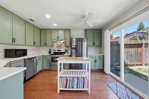 Kitchen - 3006 Springview Meadows Dr, Rocklin, CA 95677 photo 1 of 5