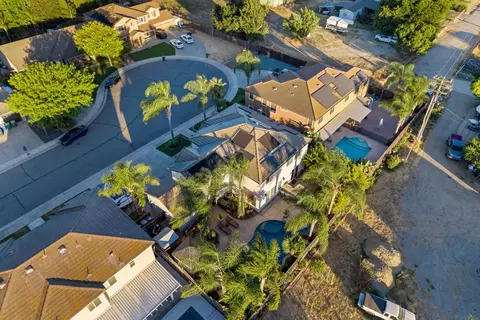 View/Area - 552 Denier Ct, Galt, CA 95632 photo 2 of 5