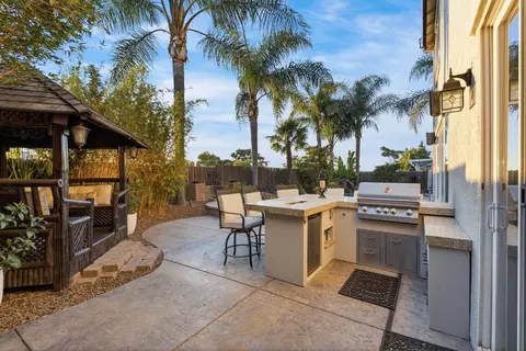 Exterior - 552 Denier Ct, Galt, CA 95632 photo 3 of 7
