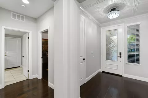 Entry Way - 552 Denier Ct, Galt, CA 95632 photo 15 of 21
